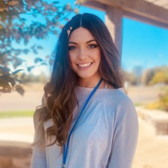 Meet your Posher, Ellen - Picture 1 of 1